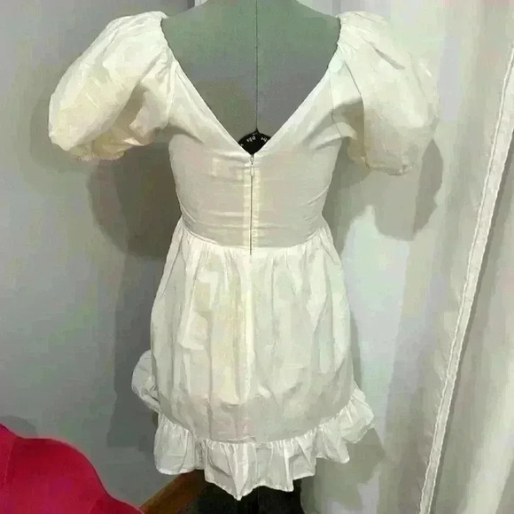 Alamour the label white bubble sleeve mini dress - Picture 2 of 4